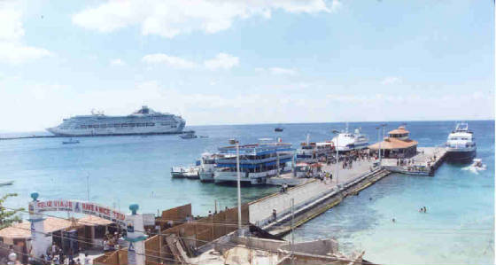 Mx_playa-del-carmen_harbor-ferry.jpg