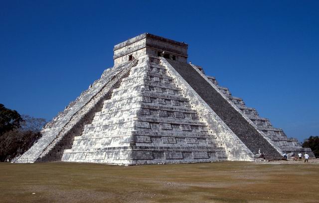 "El Castillo" - Mayan Pyramid!