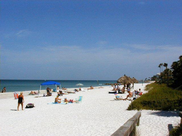 Naples, Florida: Beach View!